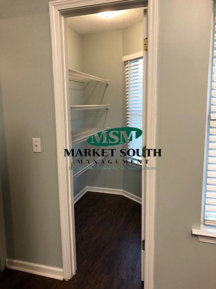 19 Parish Way - Photo 5 of 11