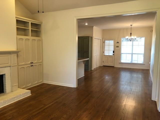 18611 Cherry Oak Dr - Photo 3 of 15
