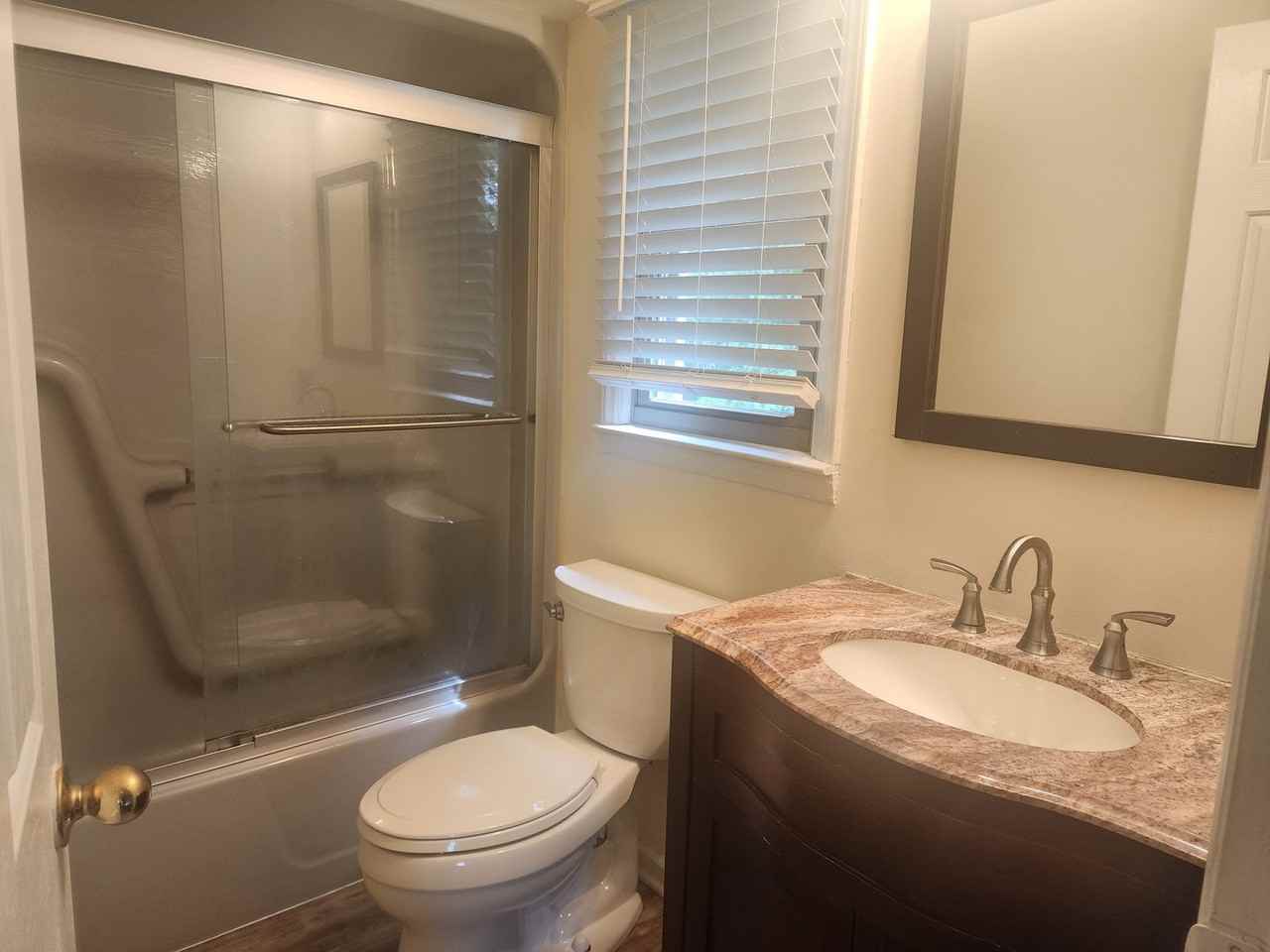 1810 N Main St - Photo 3 of 14