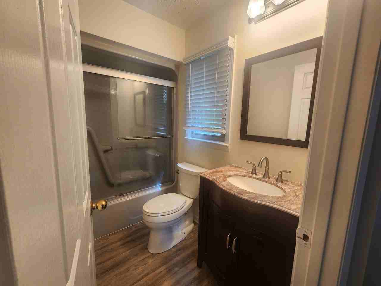 1810 N Main St - Photo 4 of 14