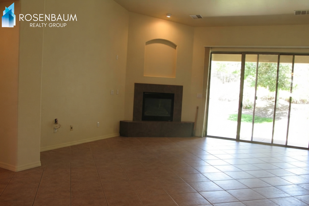 1263 Crown Ridge Dr - Photo 3 of 8