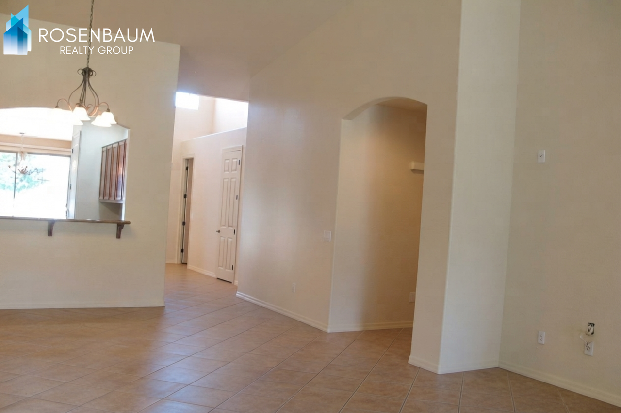 1263 Crown Ridge Dr - Photo 4 of 8