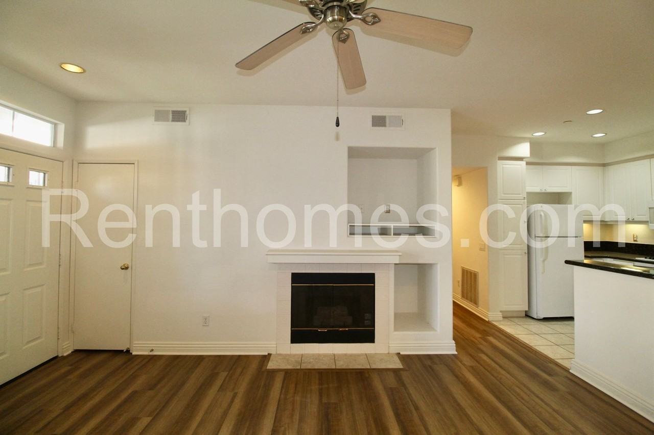 10722 Sabre Hill Dr - Photo 4 of 21