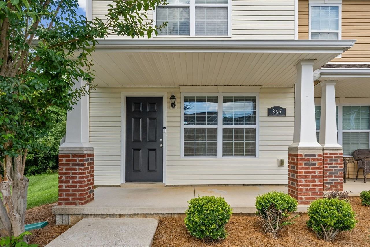 365 Sam Houston Cir - Photo 4 of 33