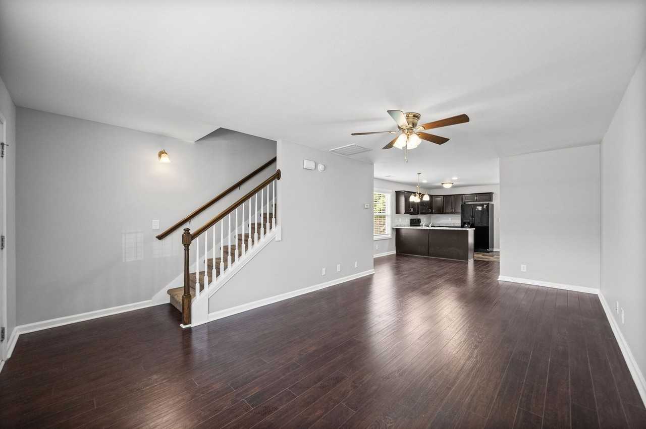 365 Sam Houston Cir - Photo 6 of 33