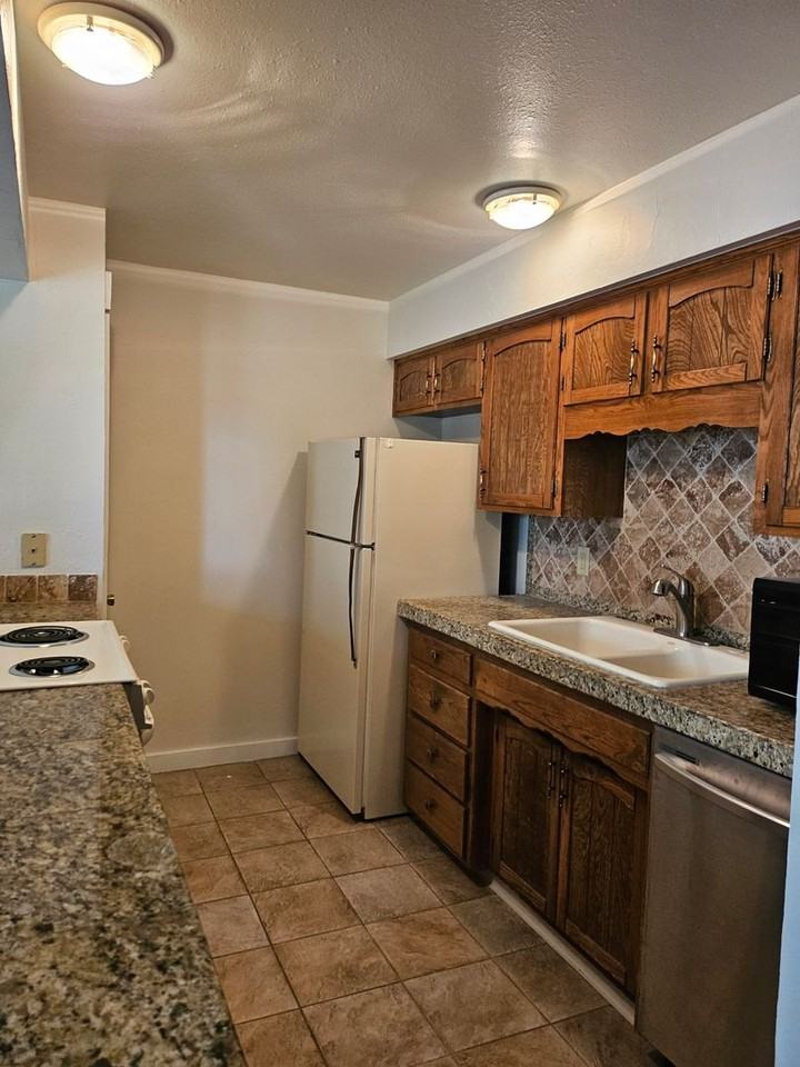 176 E La Bonte St - Photo 3 of 9