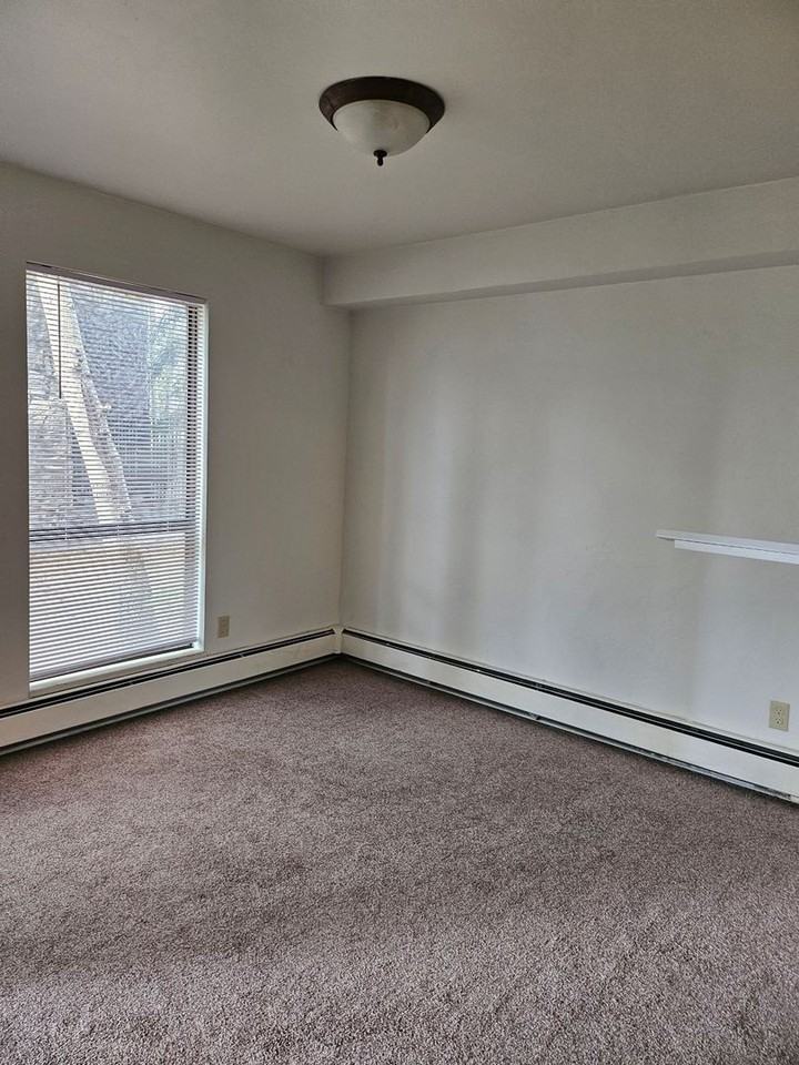 176 E La Bonte St - Photo 7 of 9