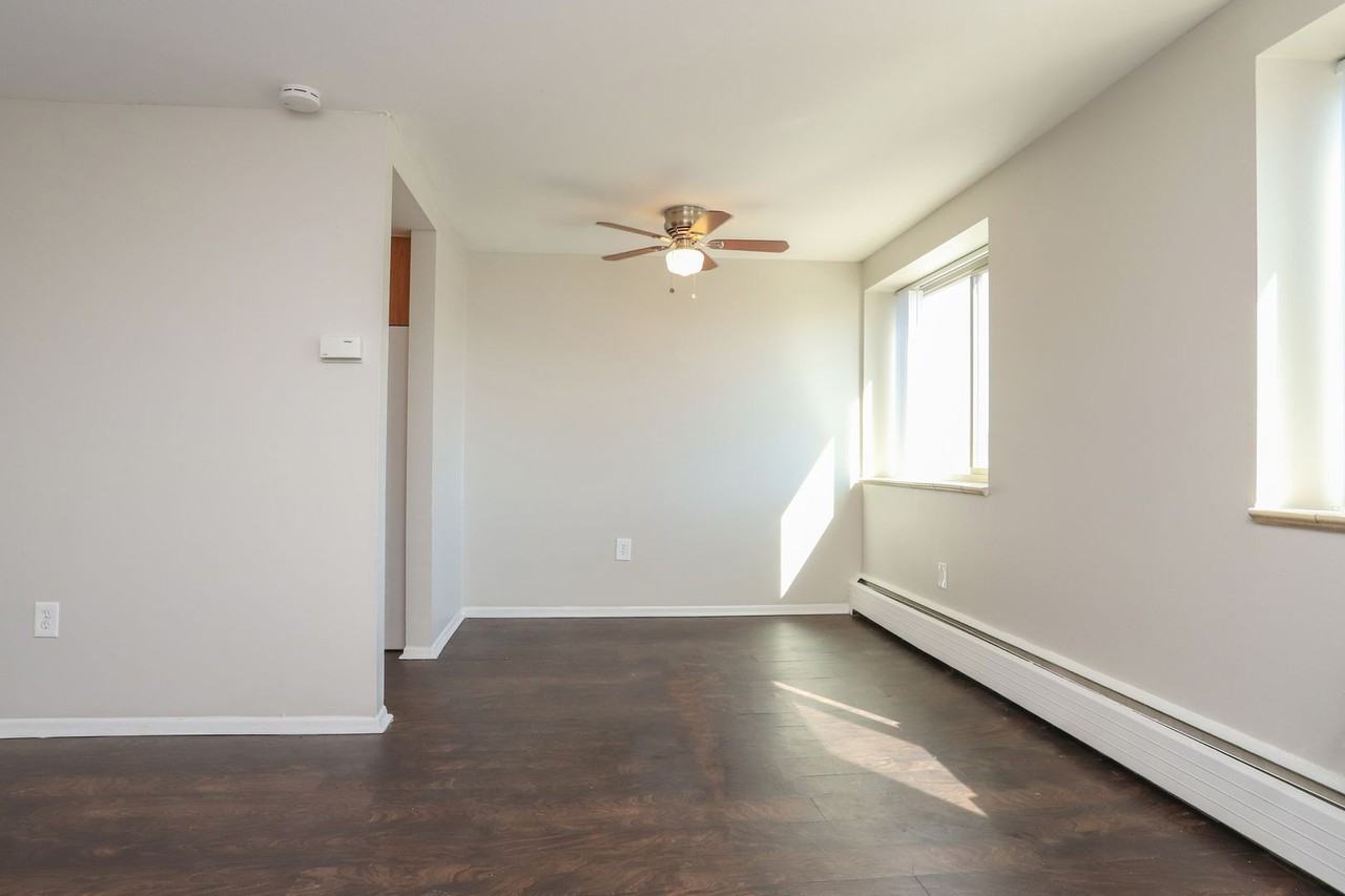 Dexter Street Apartments - Photo 4 of 34