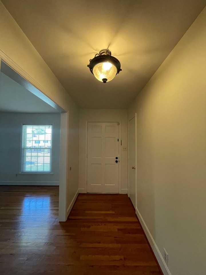 7327 Meadowdale Ln - Photo 6 of 11
