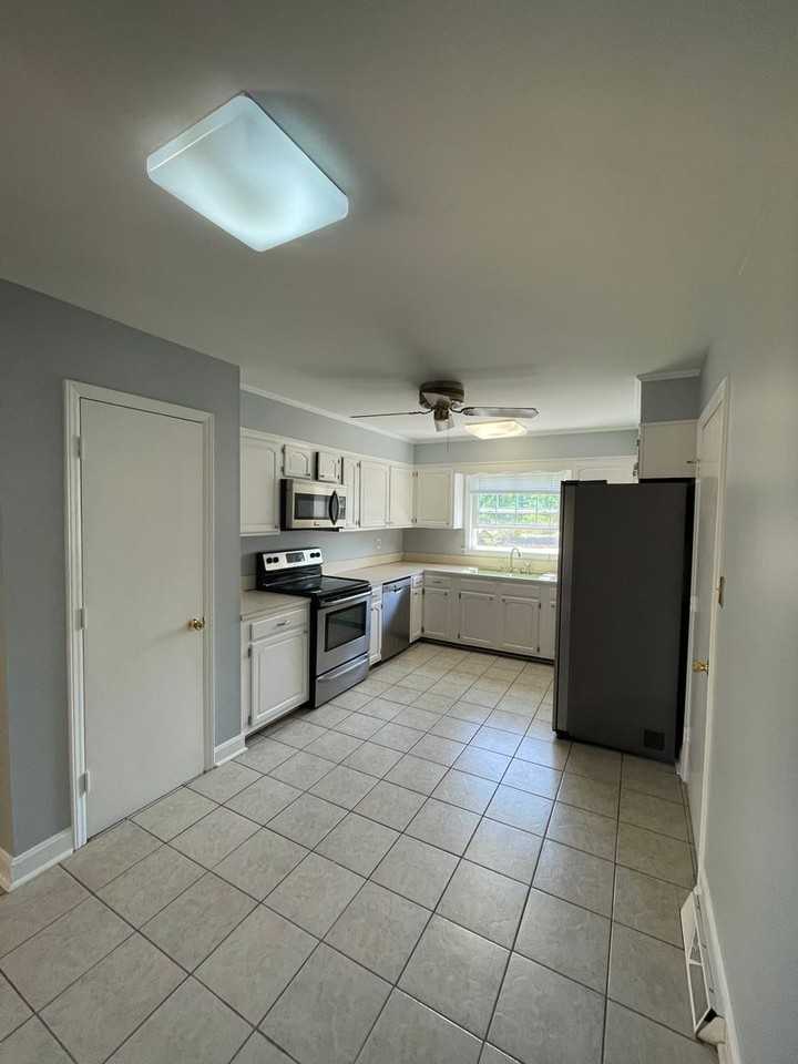 7327 Meadowdale Ln - Photo 7 of 11