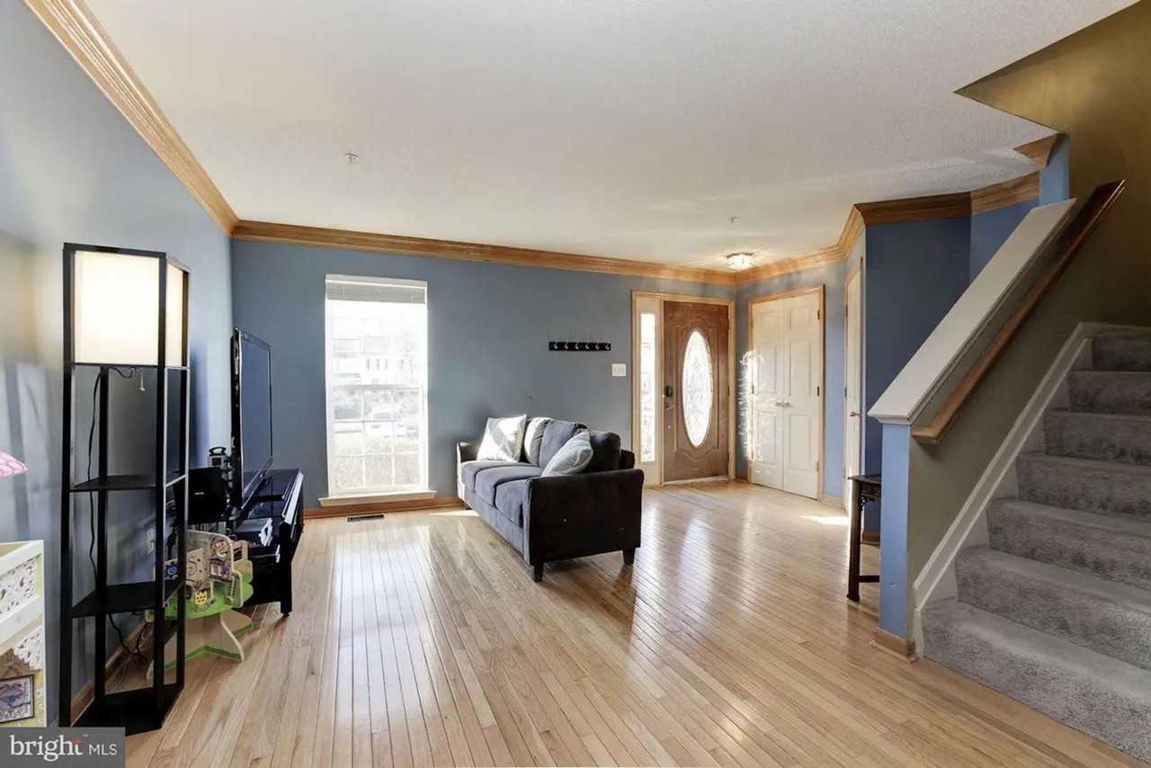 208 Goldsborough Dr - Photo 2 of 35
