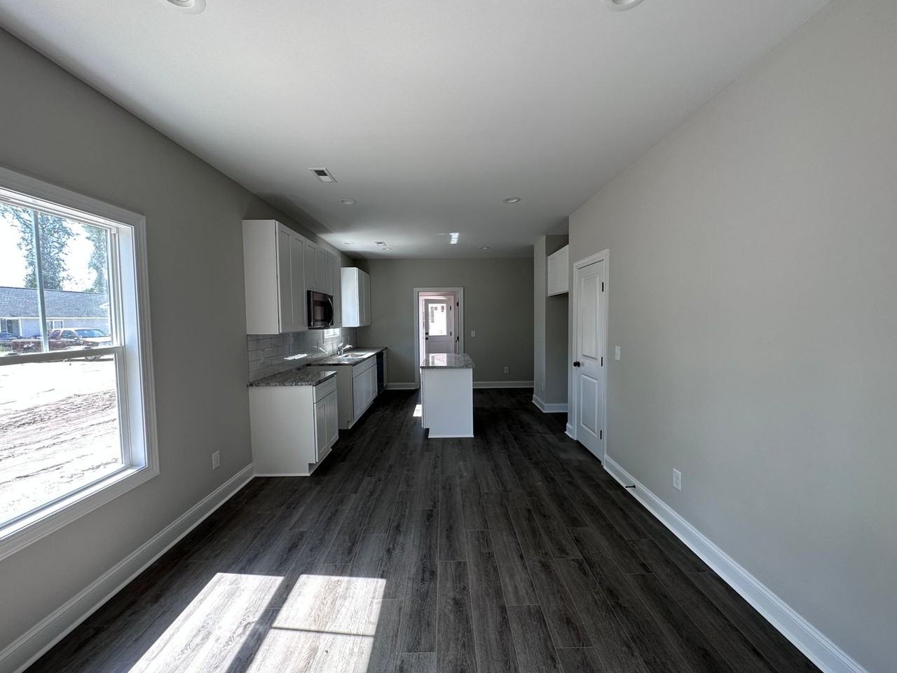4308 Peachtree Ave - Photo 2 of 17