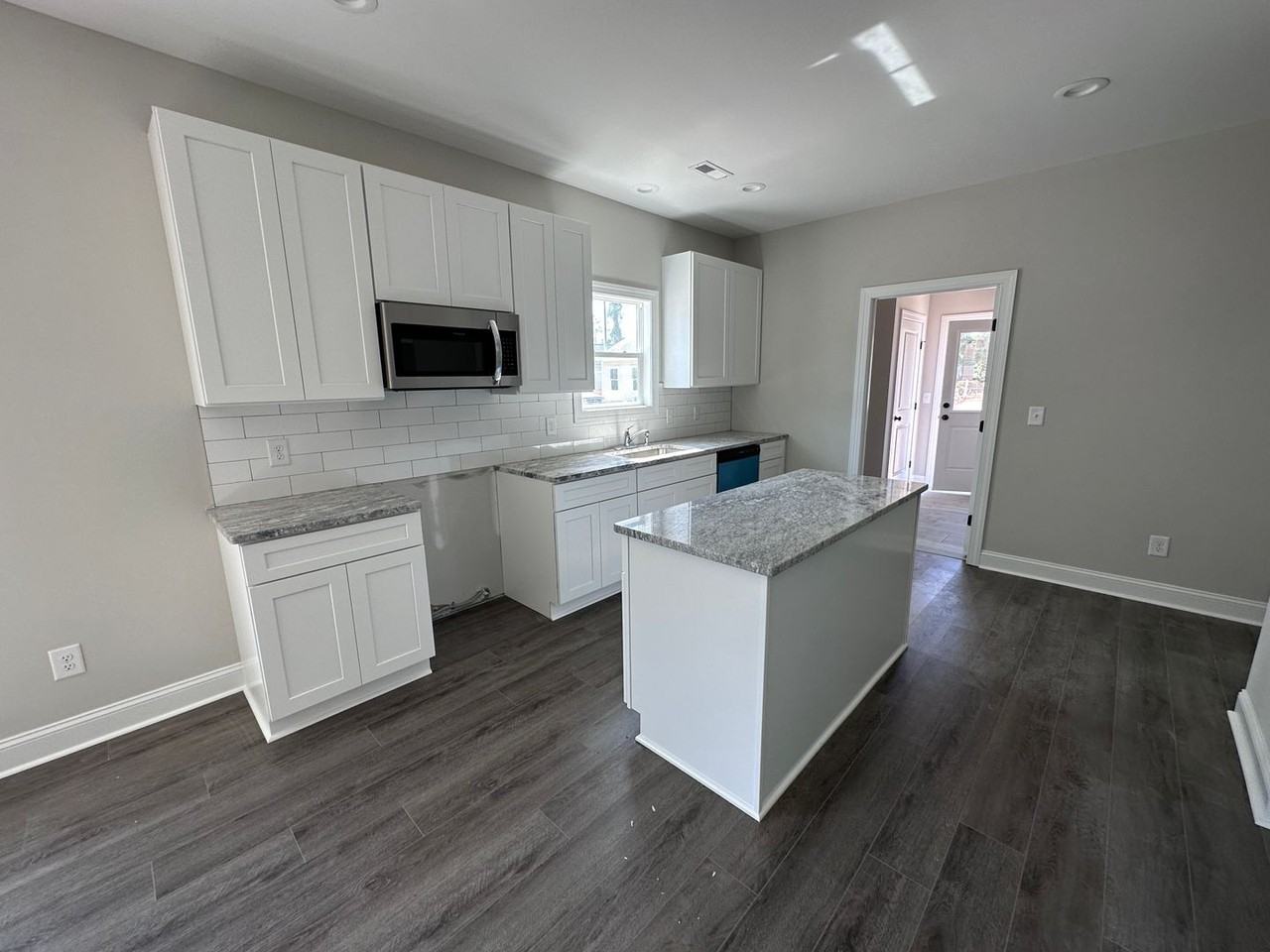 4308 Peachtree Ave - Photo 3 of 17