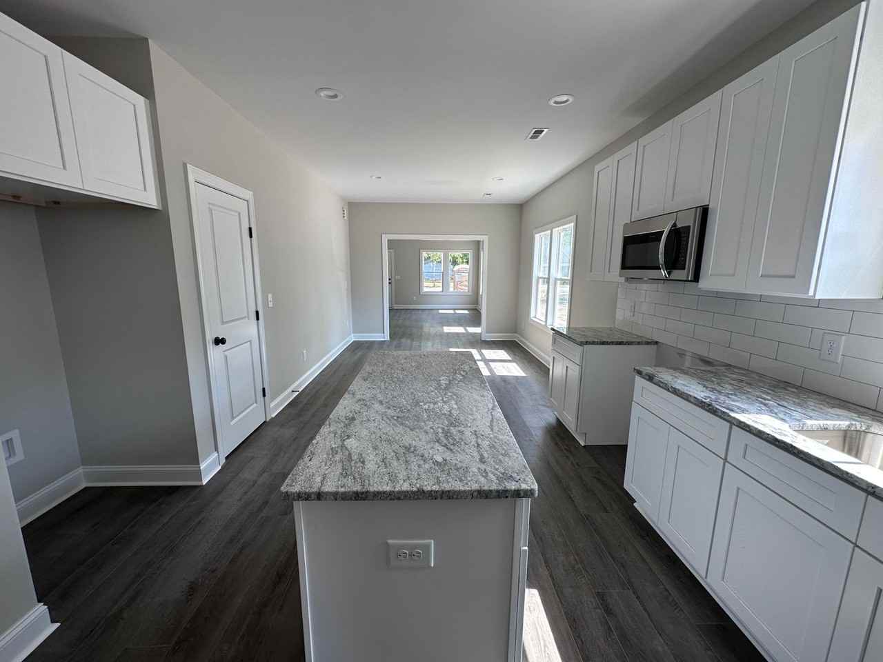 4308 Peachtree Ave - Photo 6 of 17