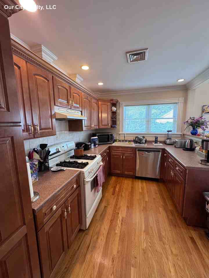 Medford St #1 - Photo 4 of 18