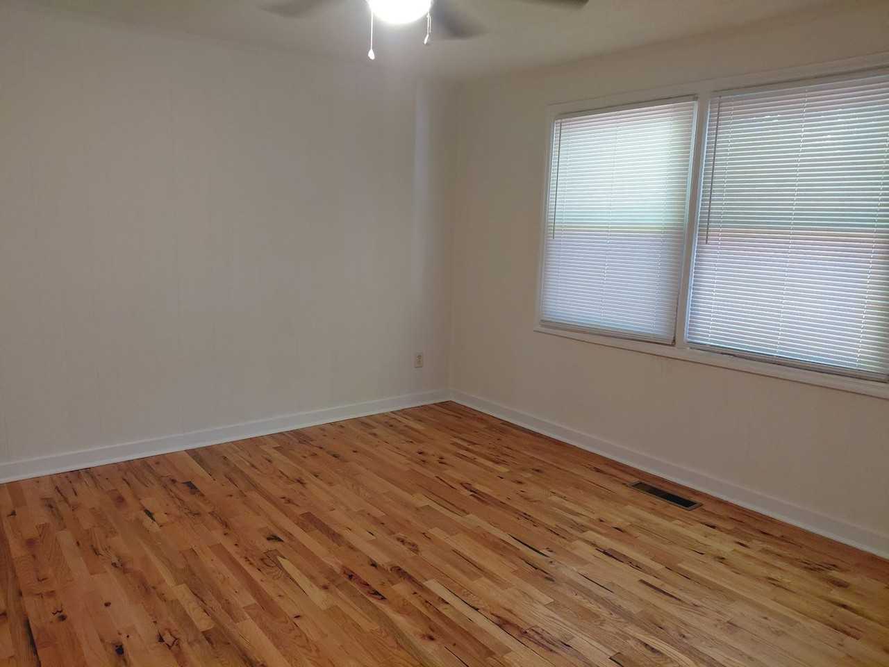 2950 Jackson St - Photo 3 of 7