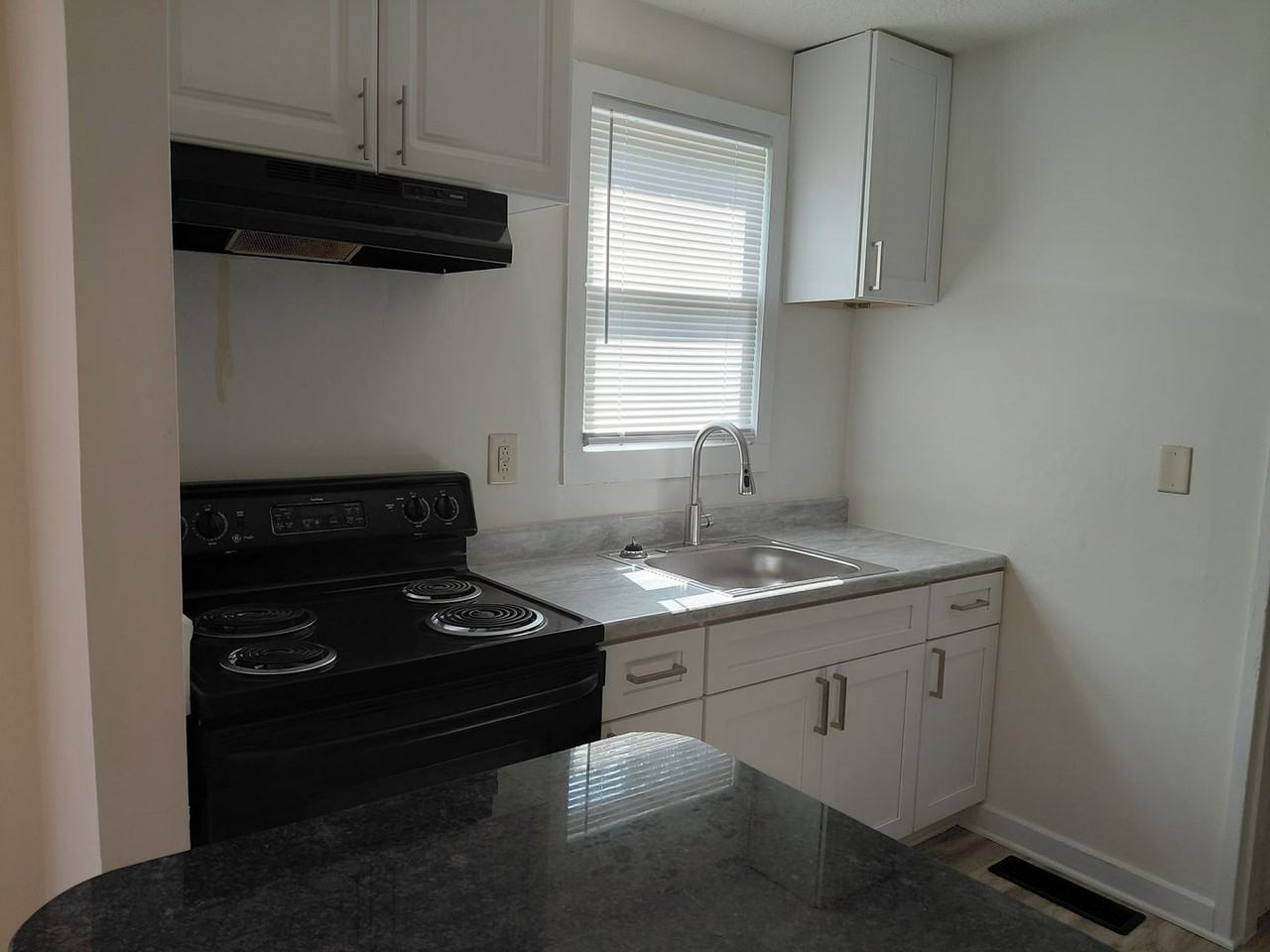 2950 Jackson St - Photo 6 of 7