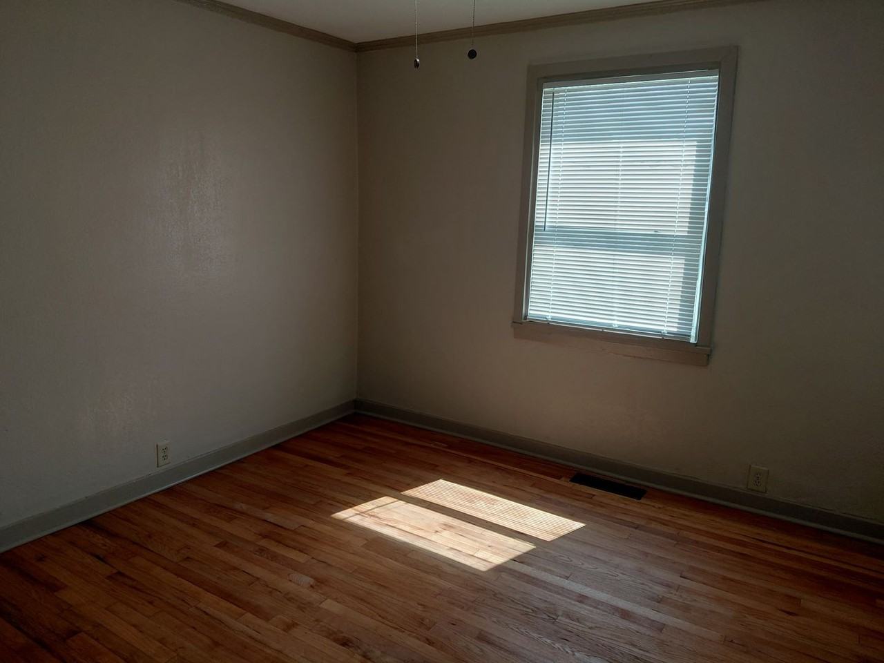 2947 Jefferson St - Photo 6 of 7