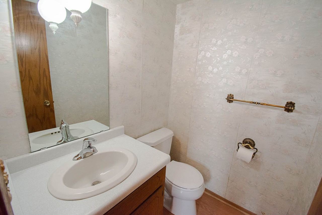 1808 42nd St Nw - Photo 6 of 19