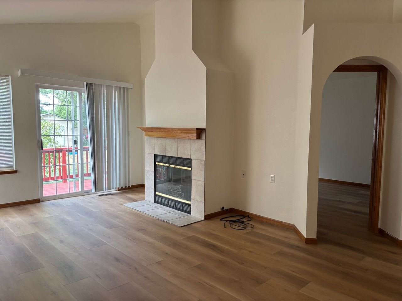 1126 Belleview Dr - Photo 2 of 10