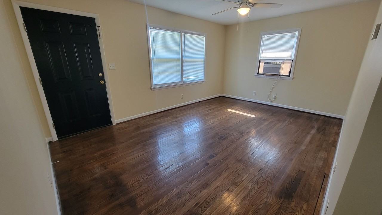 5408 Speedway Ave - Photo 2 of 17