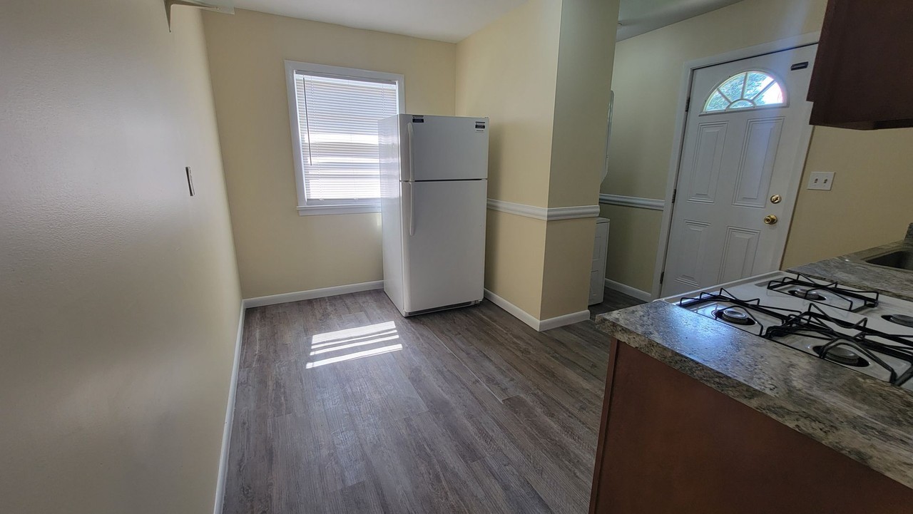 5408 Speedway Ave - Photo 5 of 17
