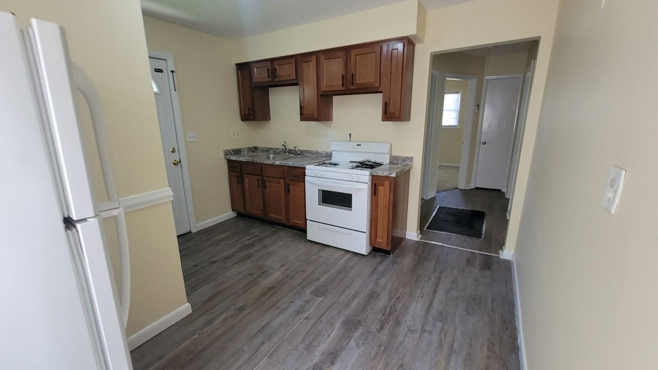 5408 Speedway Ave - Photo 6 of 17