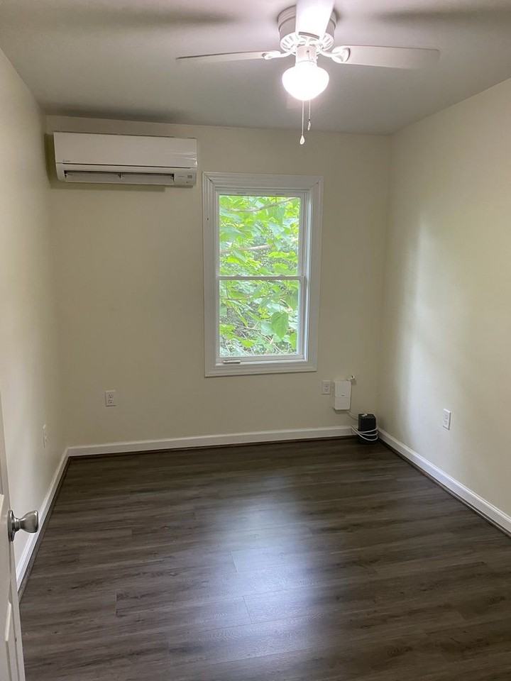 214 Pine St - Photo 4 of 7