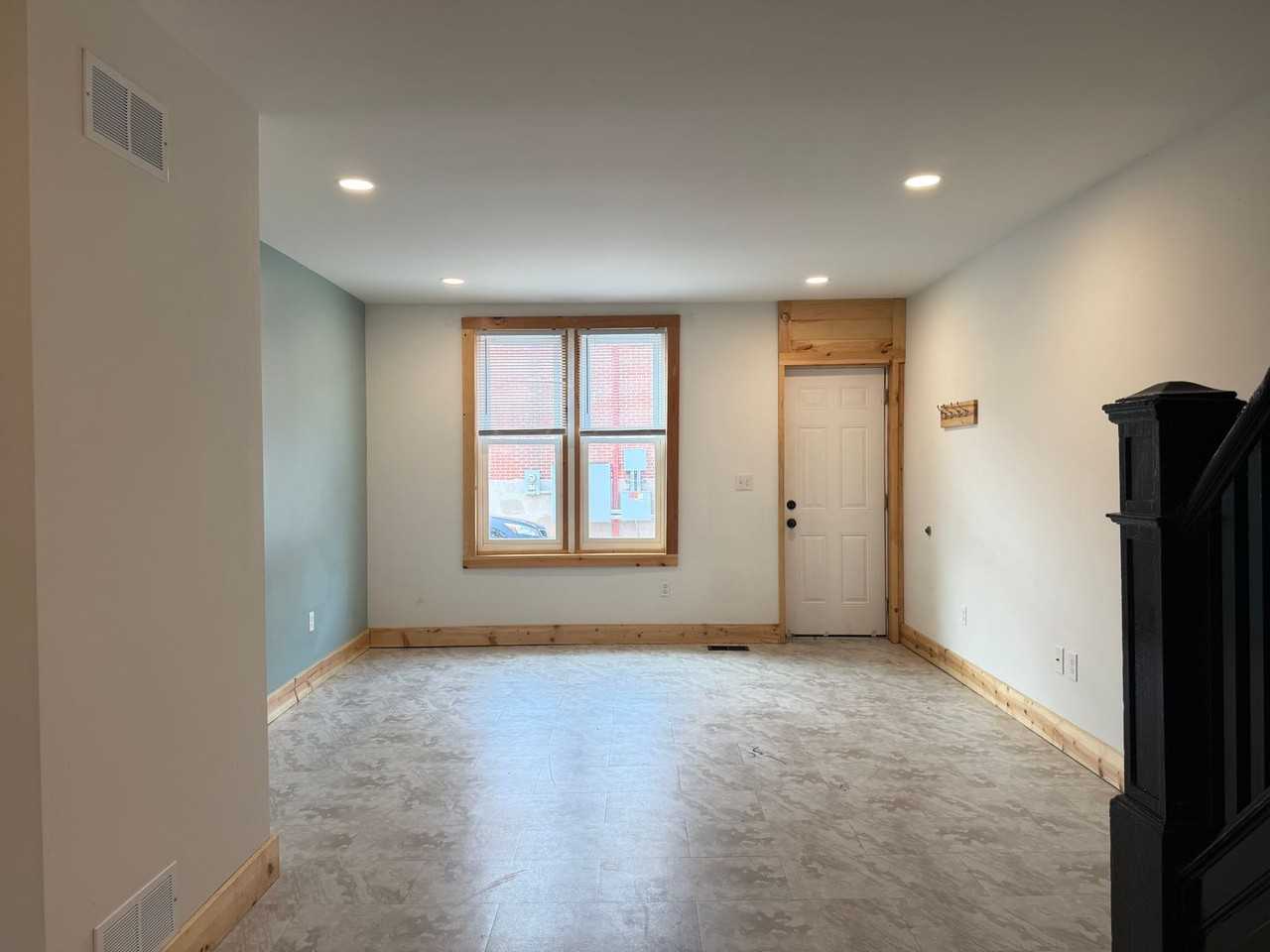 916 Houston St - Photo 6 of 29
