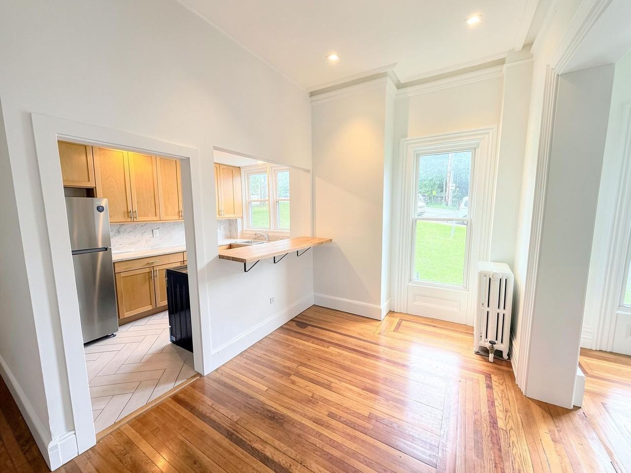 834 Warren St #1 - Photo 2 of 11