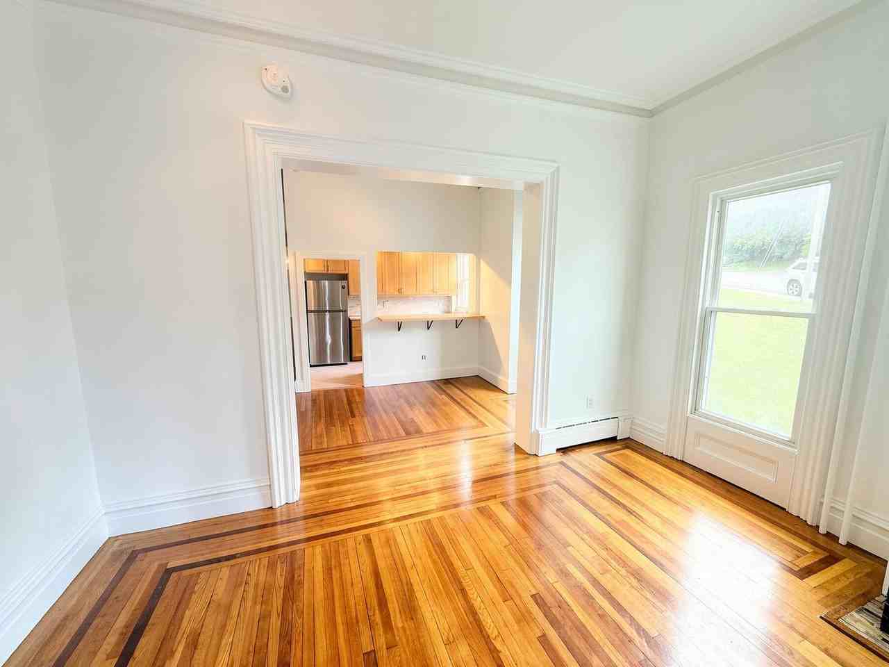 834 Warren St #1 - Photo 3 of 11