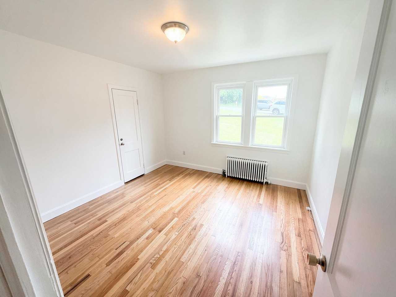 834 Warren St #1 - Photo 6 of 11