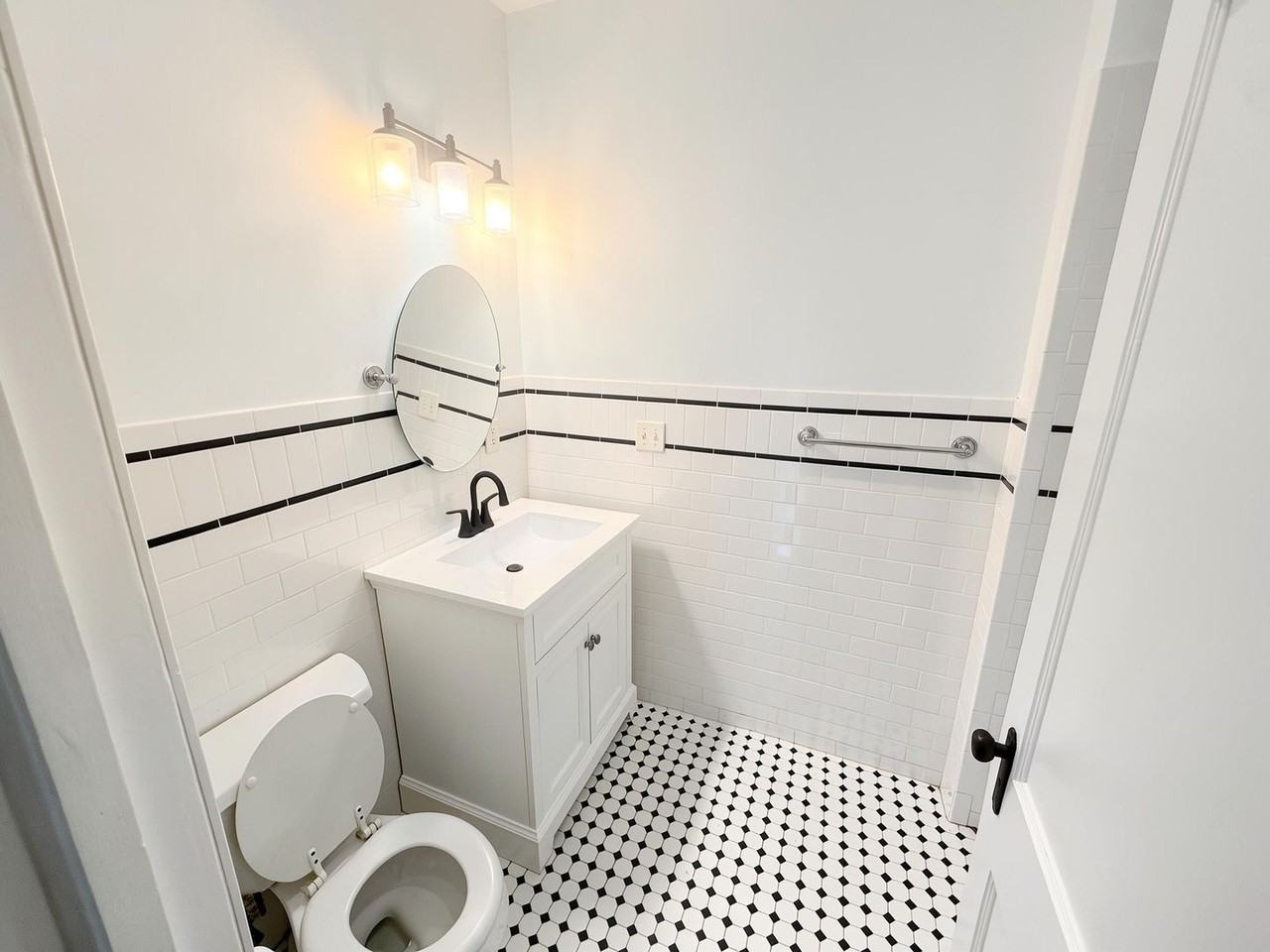 834 Warren St #1 - Photo 7 of 11