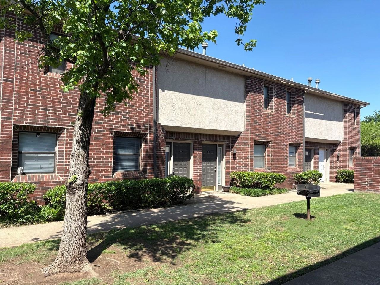 50th Place Apartments - Photo 2 of 41