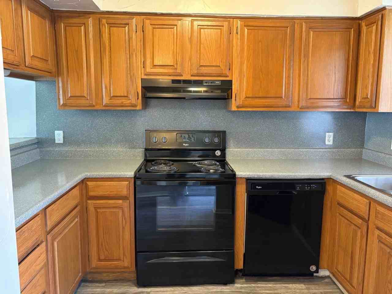 50th Place Apartments - Photo 5 of 41