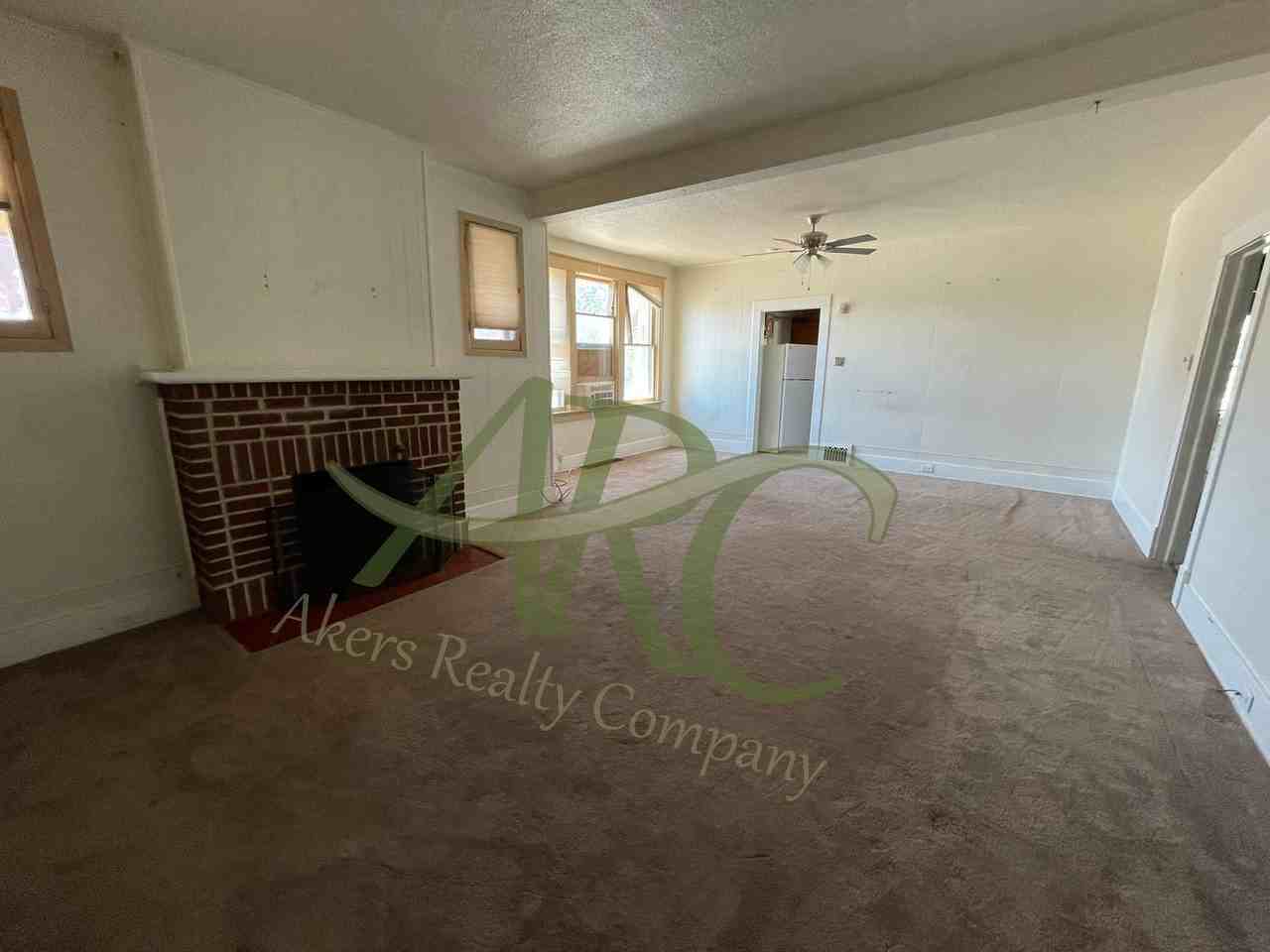 1201 E 4th St - Photo 5 of 20