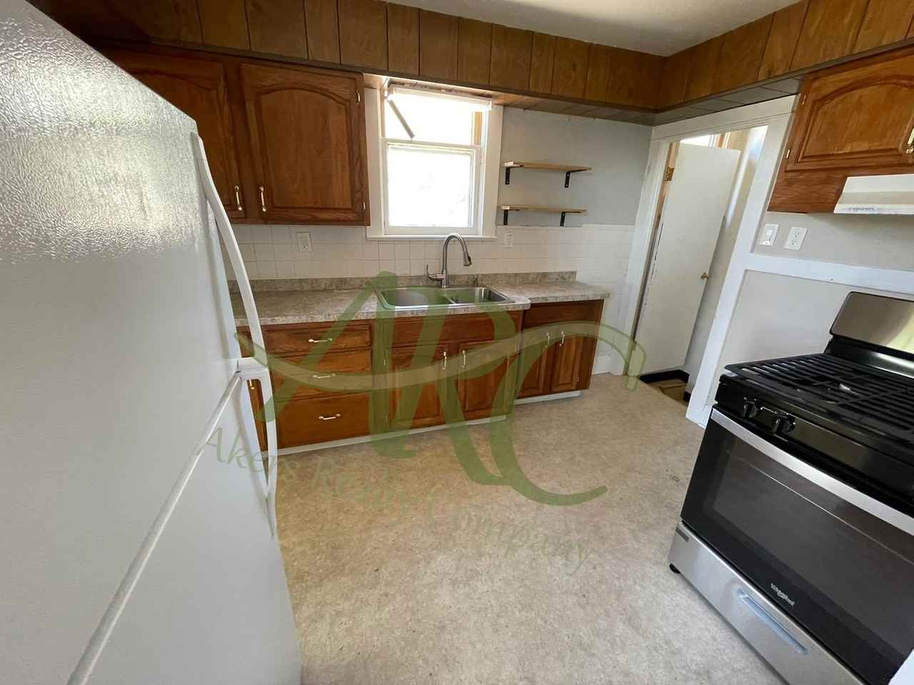 1201 E 4th St - Photo 6 of 20