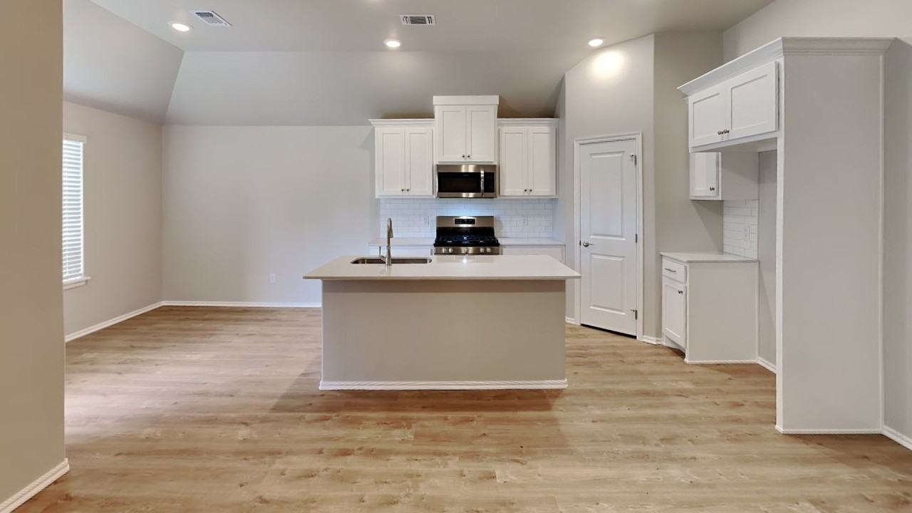 12800 Elba Dr - Photo 5 of 21