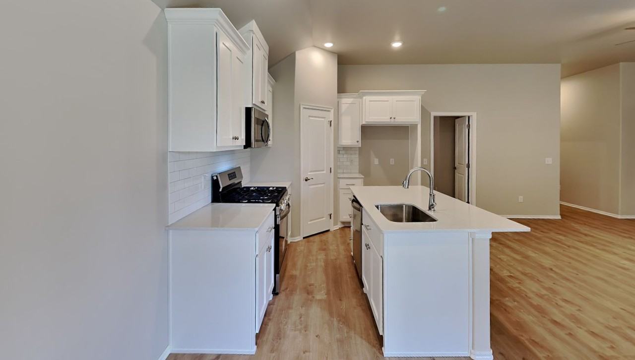 12800 Elba Dr - Photo 6 of 21