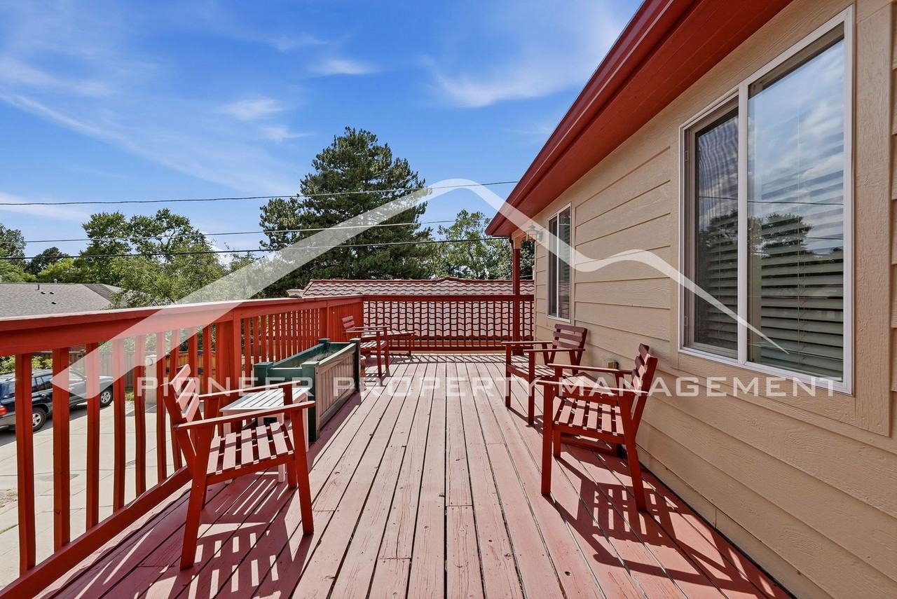 4215 W Byron Pl - Photo 3 of 31