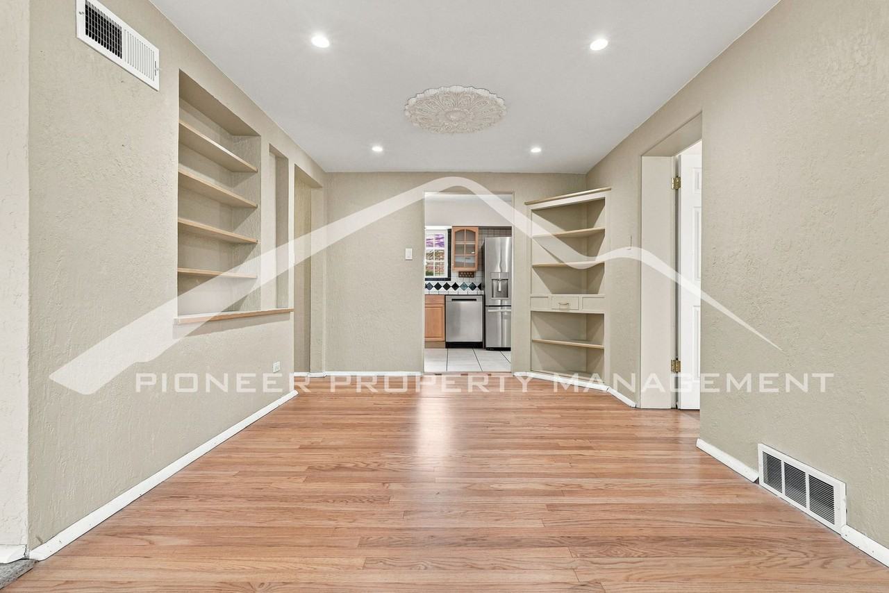 4215 W Byron Pl - Photo 6 of 31