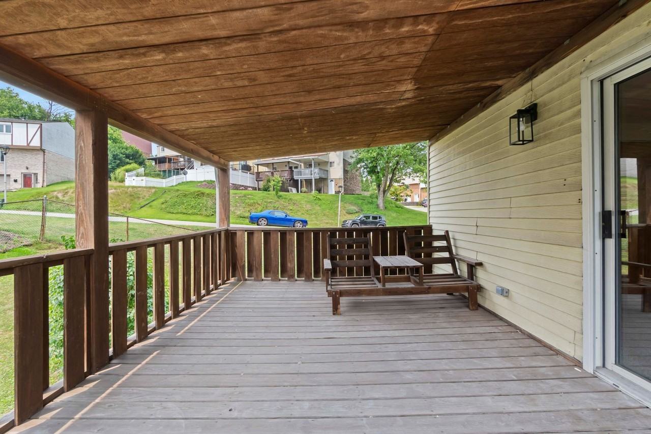 1105 Anna Ave - Photo 7 of 31