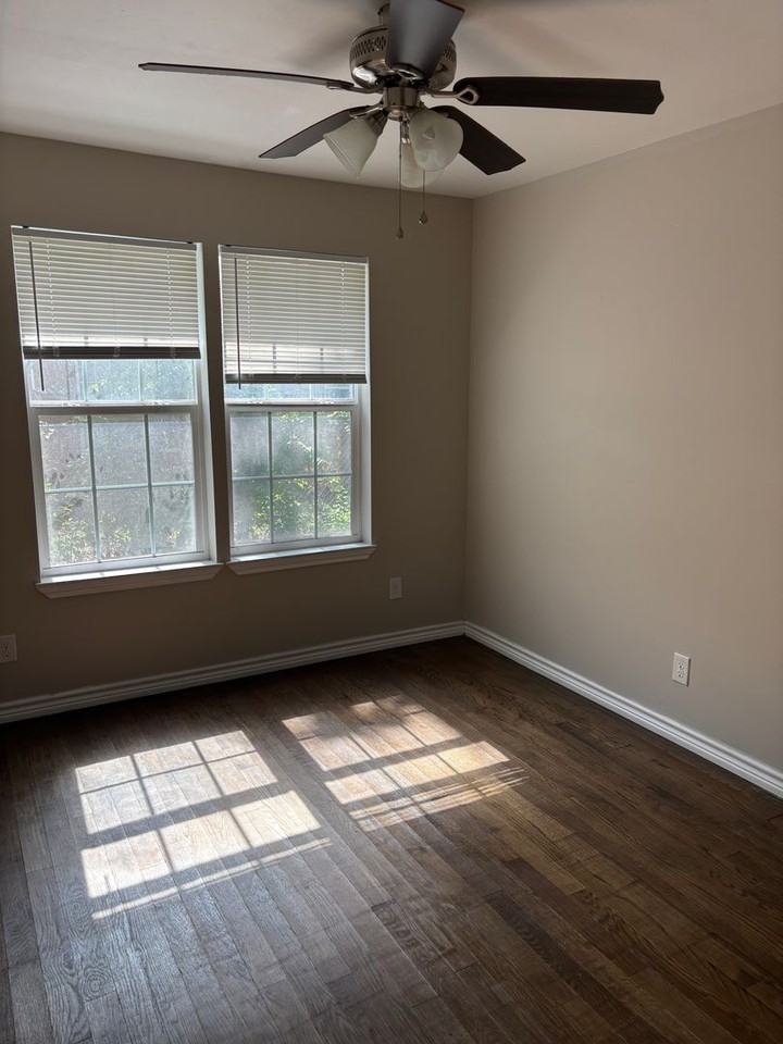 1709 W Elm St - Photo 4 of 11