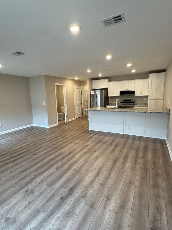213 Mountaindale Dr - Photo 4 of 20