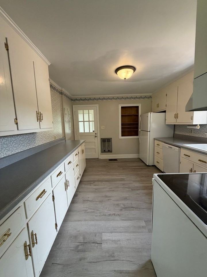 3252 Marthas Chapel Rd - Photo 7 of 26