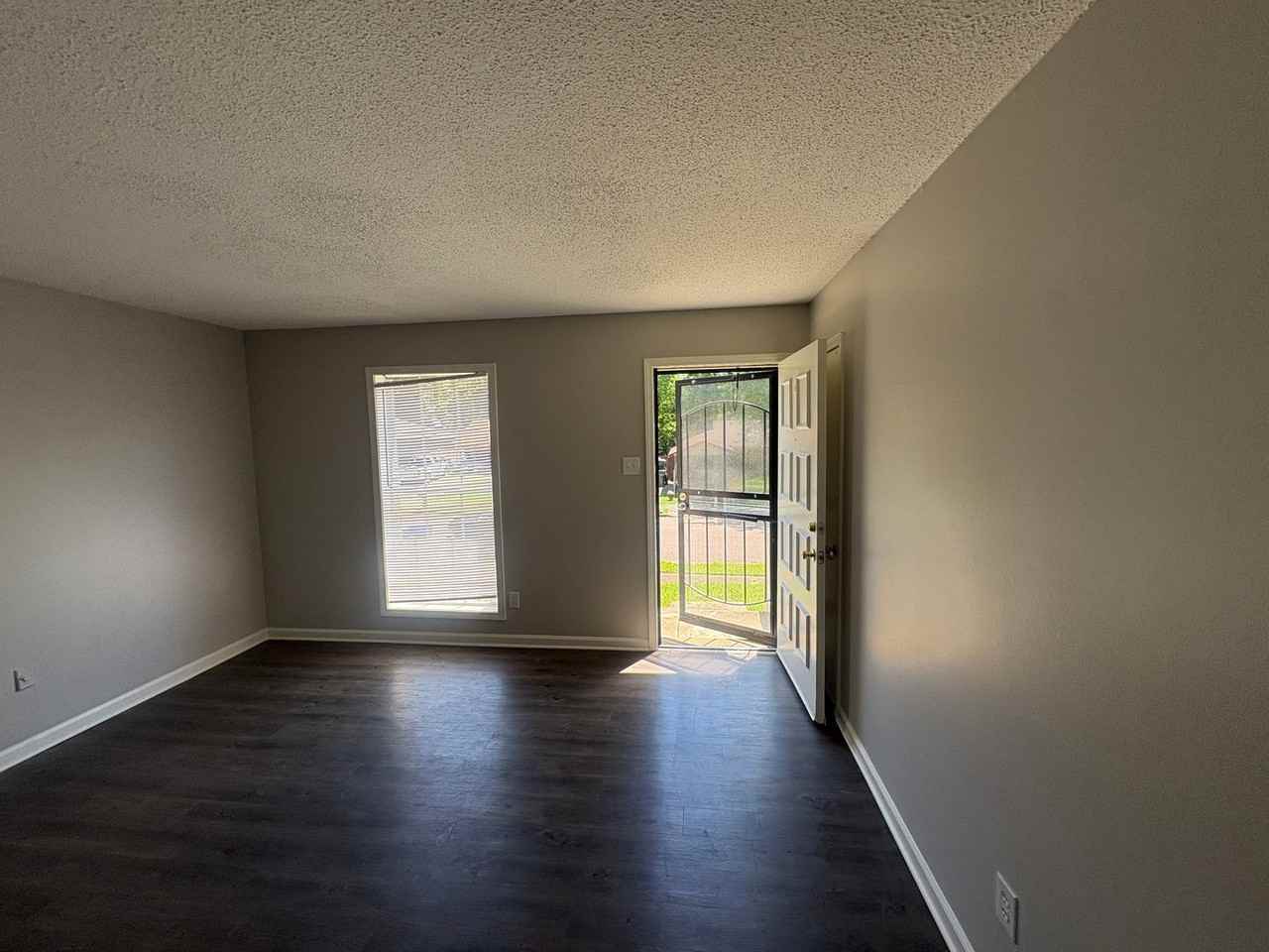 5087 Blacksmith Dr - Photo 7 of 27