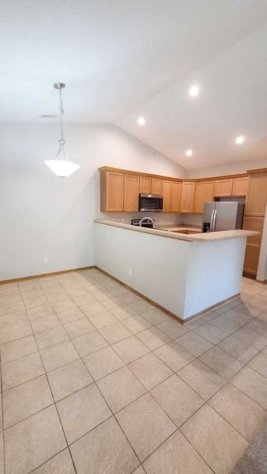 Meadow Court Apartments - Photo 3 of 12