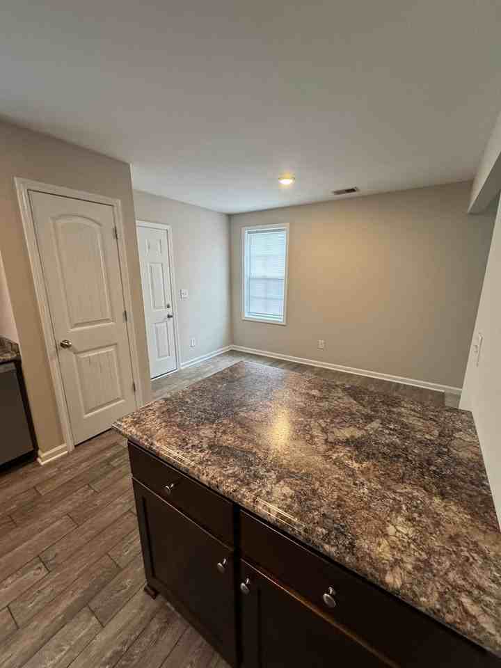 1529 Gambill Wood Dr - Photo 4 of 28