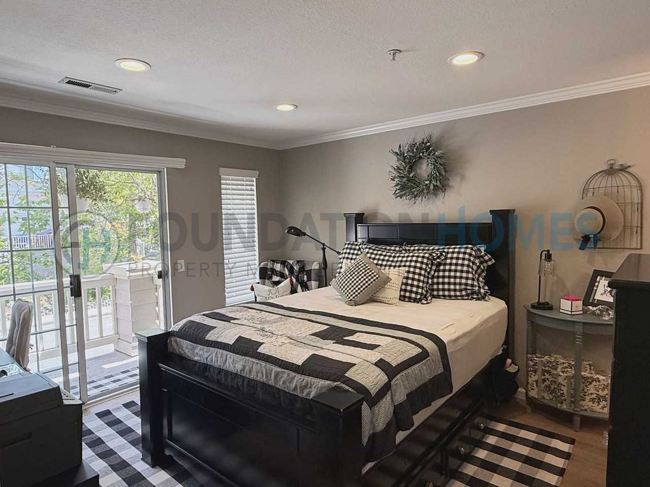 38 Bridle Path Ln - Photo 4 of 14