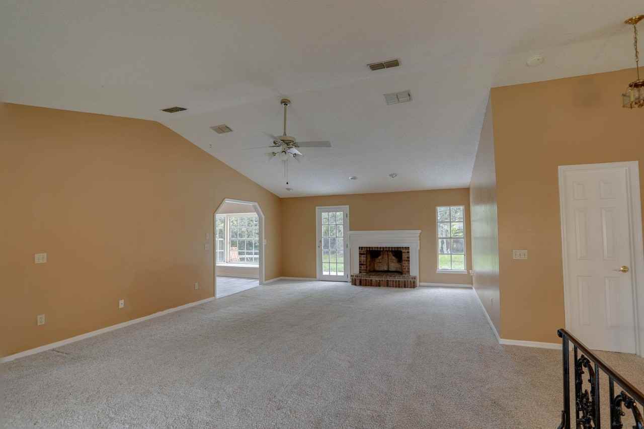 5212 Abelia Dr - Photo 4 of 36